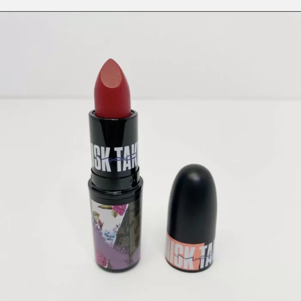 MAC Risk Taker - Ruby Woo 707 Lipstick Limited Edition Matte …